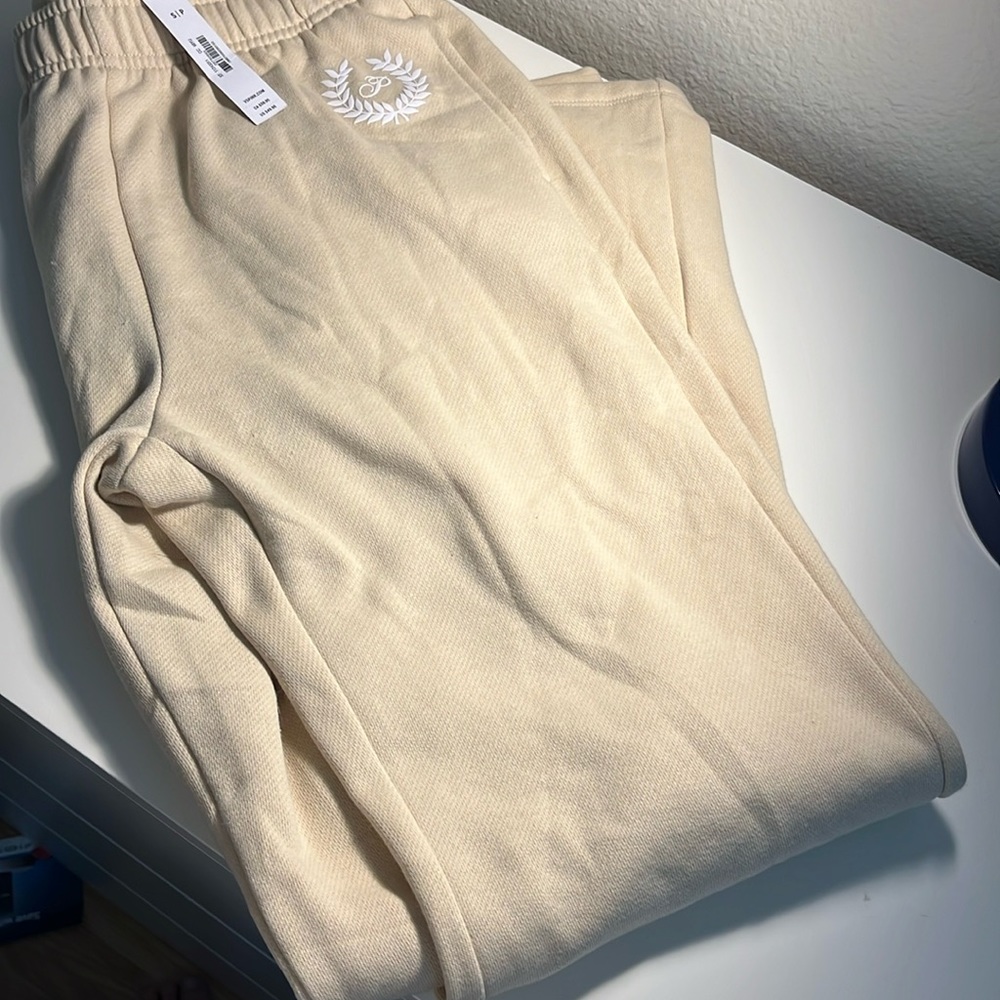 NWT VS Pink cream sweatpants size small